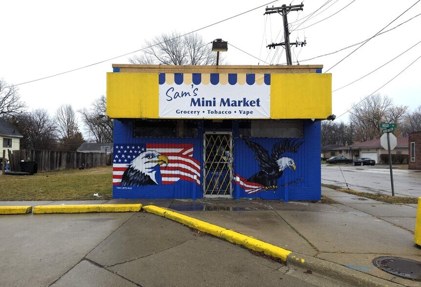 Primary Photo Of 20032 Kelly Rd, Harper Woods General Retail For Sale