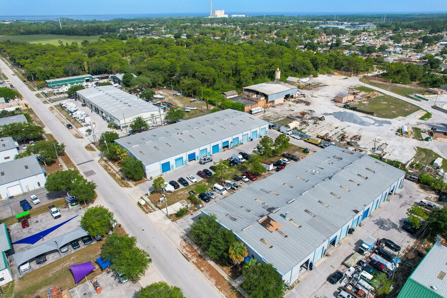 More Photos Of 716 Wesley Ave, Tarpon Springs Warehouse For Lease