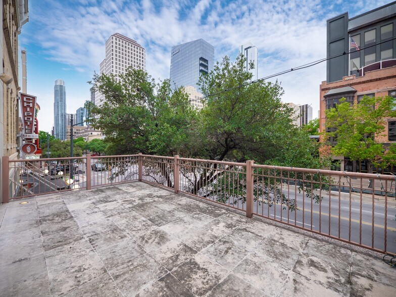 More Photos Of 805 N Congress Ave, Austin Storefront Retail Residential For Sale