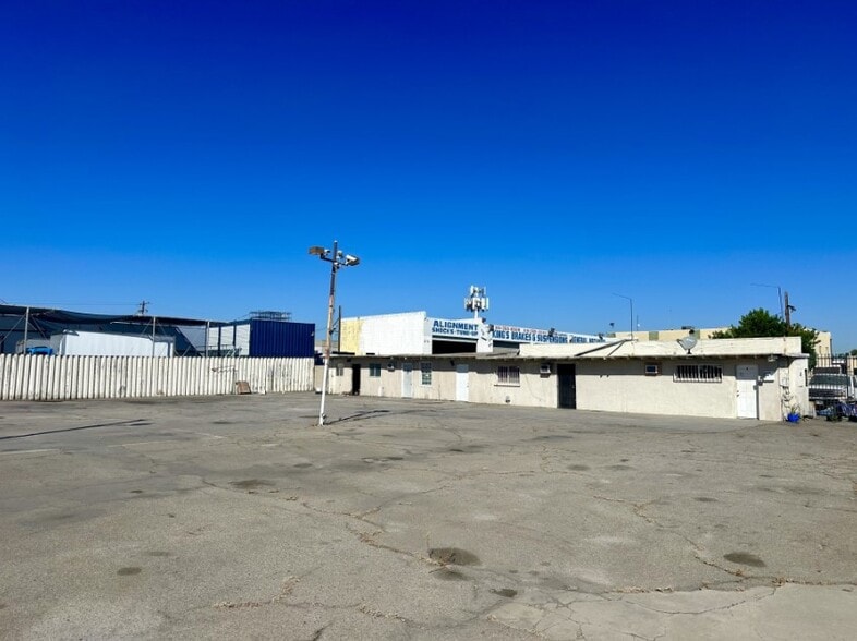 More Photos Of 514 Glenoaks Blvd, San Fernando Land For Lease