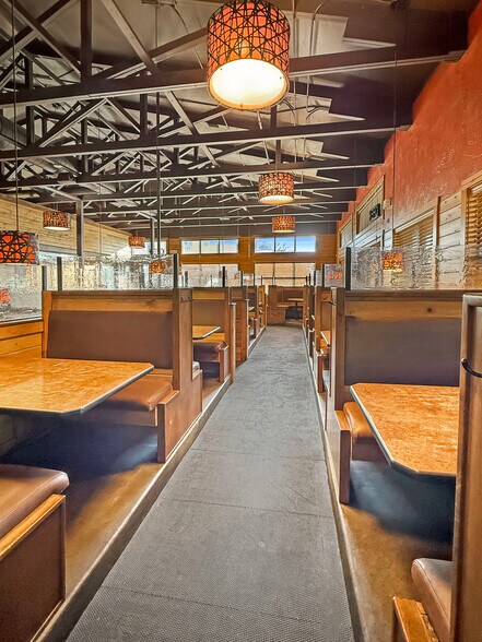More Photos Of 594 NE Bellevue Ct, Bend Restaurant For Sale