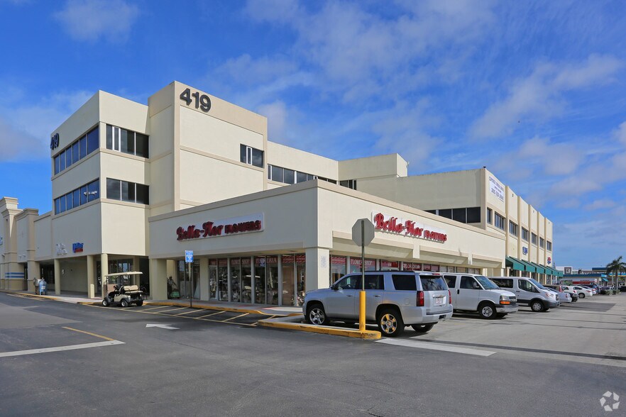 More Photos Of 419 W 49th St, Hialeah Office For Lease