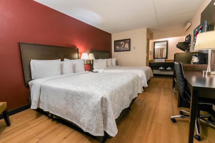 More Photos Of 1813 Crestwood Blvd, Irondale Hotel For Sale