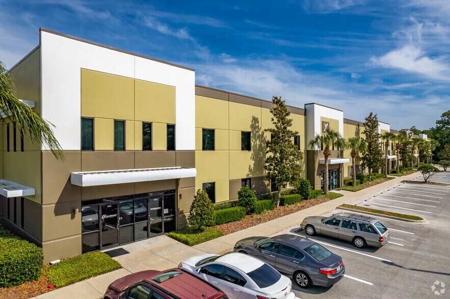 More Photos Of 640 Brooker Creek Blvd, Oldsmar Light Distribution For Sale