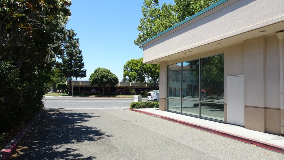 More Photos Of 1366 S Winchester Blvd, San Jose Freestanding For Lease