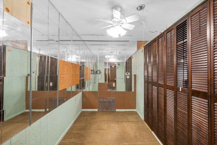 More Photos Of 103-105 E Center Street, Lorena Storefront For Sale