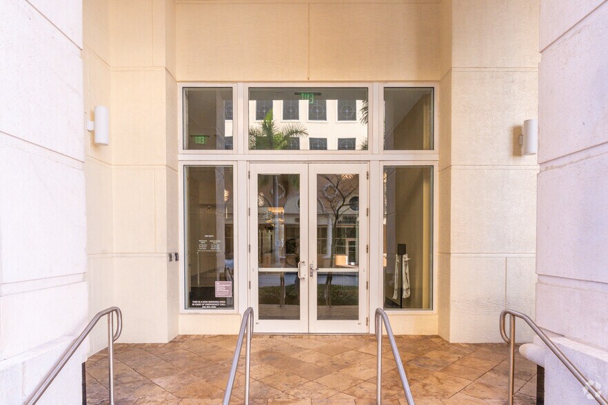 More Photos Of 2701 S Le Jeune Rd, Coral Gables Office For Lease