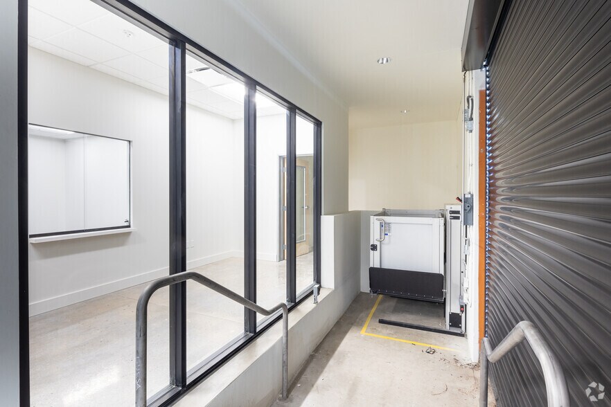 More Photos Of 6701 Odessa Ave, Van Nuys Warehouse For Lease