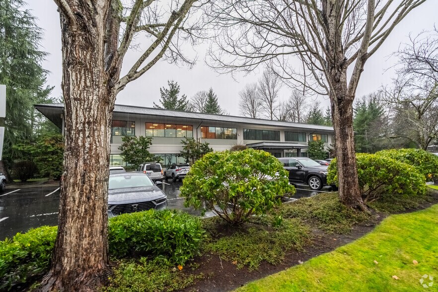 More Photos Of 5825 221st Pl SE, Issaquah Office For Lease