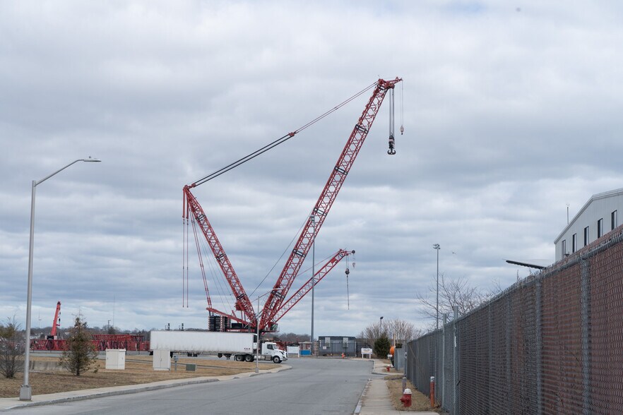 More Photos Of 418 S Front St, New Bedford Warehouse For Lease