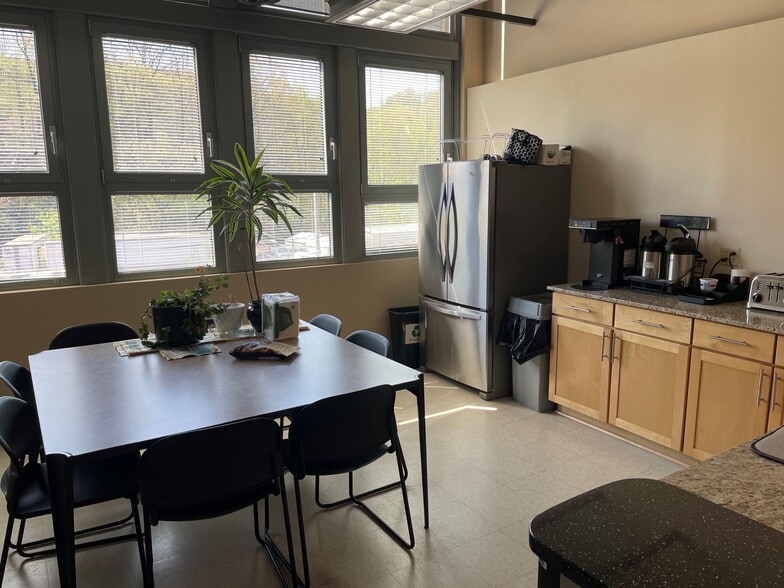 More Photos Of 811 Camp Horne Rd, Pittsburgh Loft Creative Space For Sale