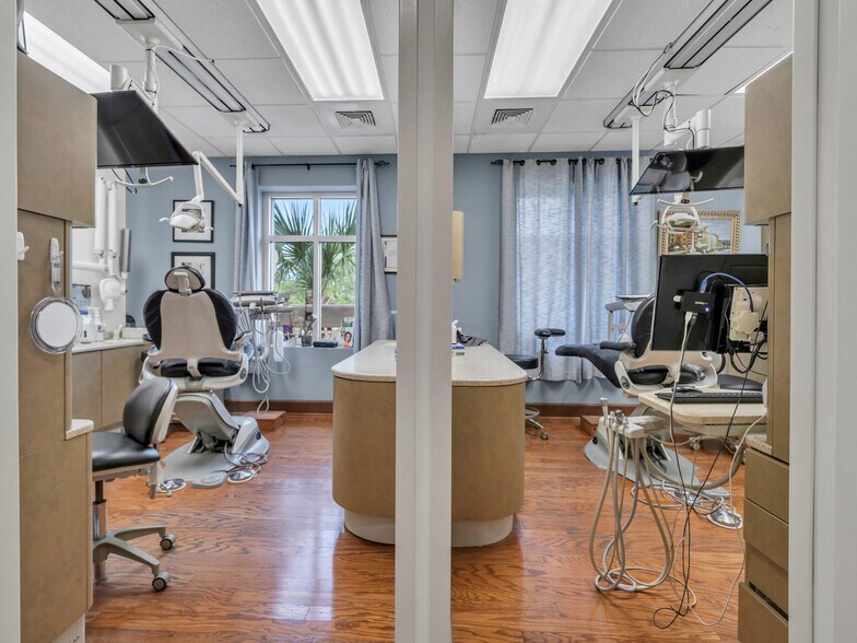 More Photos Of 4635 Gulfstarr Dr, Destin Medical For Sale