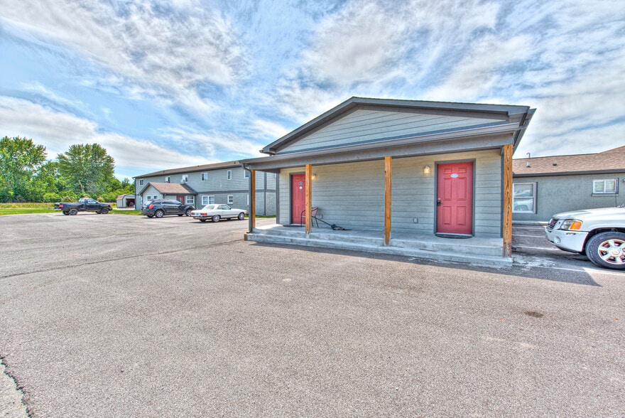 More Photos Of 10705 E Us-136, Indianapolis Apartments For Sale