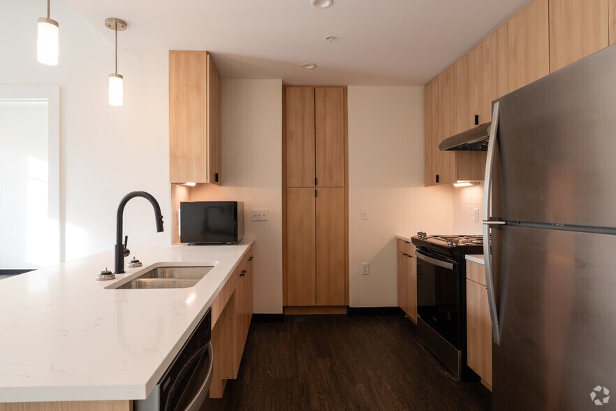 More Photos Of 1100 Michigan Ave, Buffalo Apartments For Lease
