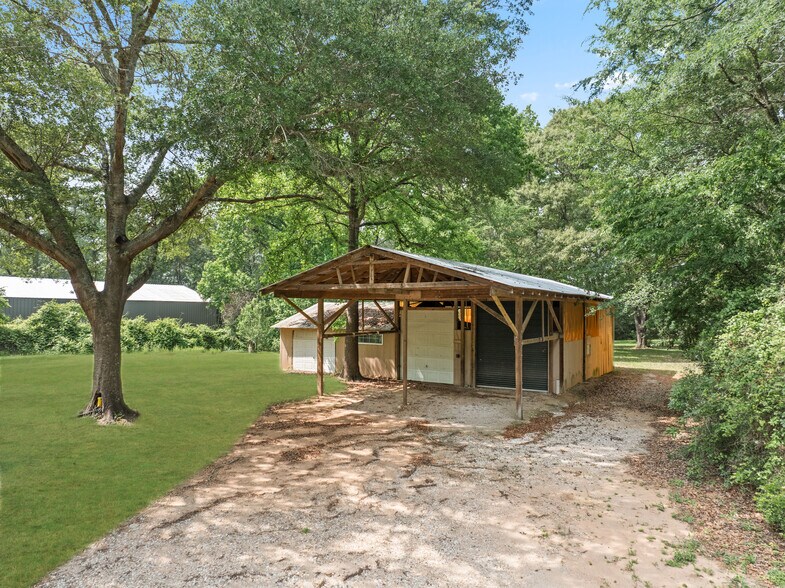 More Photos Of 18222 W FM 1097 Rd, Montgomery Flex For Lease