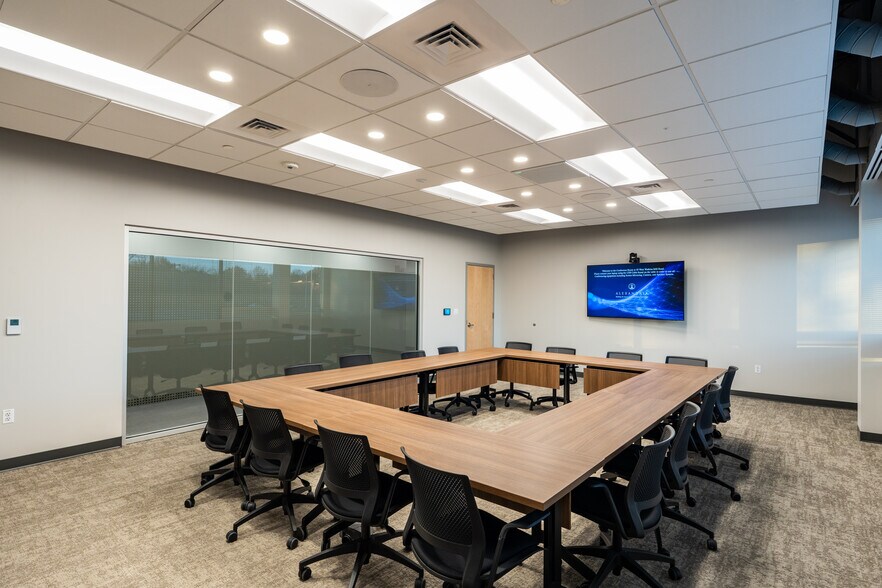 More Photos Of 55 W Watkins Mill Rd, Gaithersburg Office For Lease
