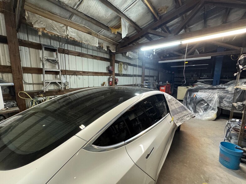 More Photos Of 1060 Nursery Rd, Winter Springs Auto Repair For Sale