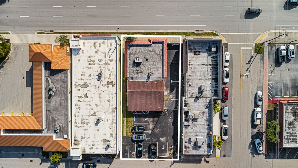 More Photos Of 4749 Hollywood Blvd, Hollywood Storefront Retail Office For Sale