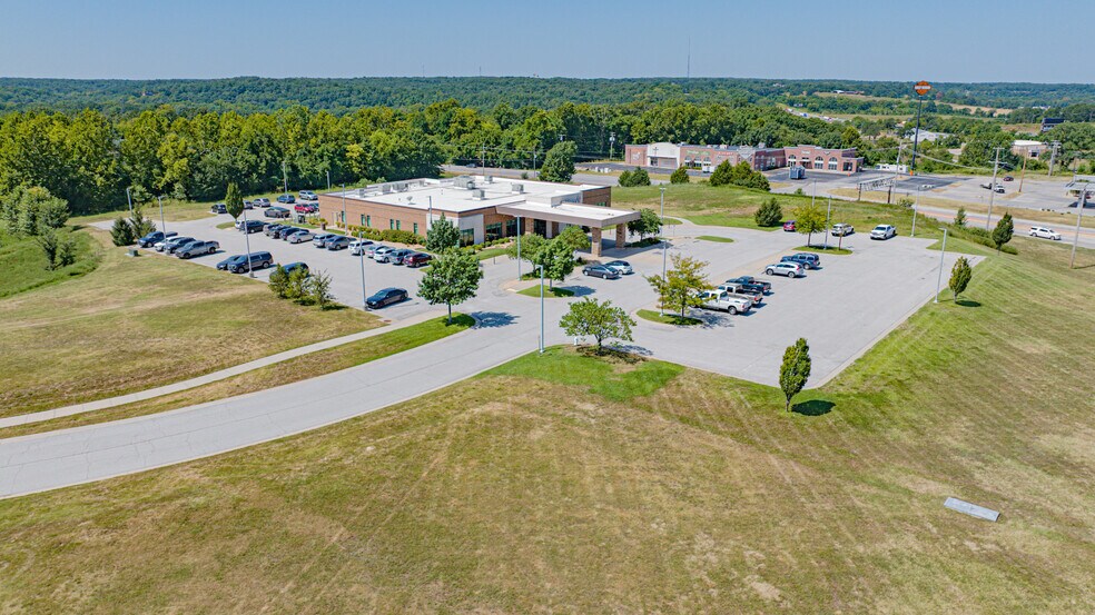 More Photos Of 202 E 50th St, Joplin Medical For Sale