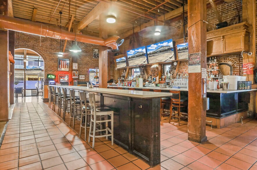 More Photos Of 445 W Weber Ave, Stockton Office For Lease