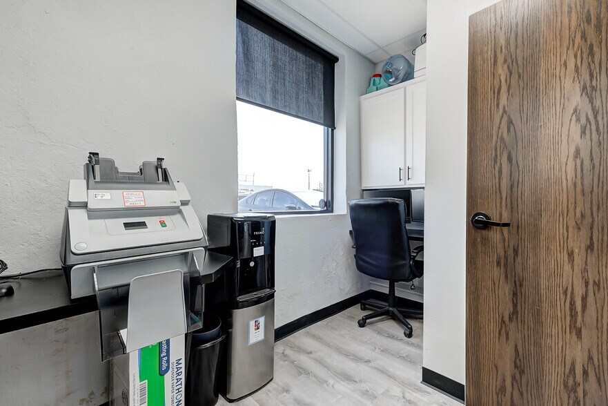 More Photos Of 121 N Crawford Ave, Norman Office For Lease