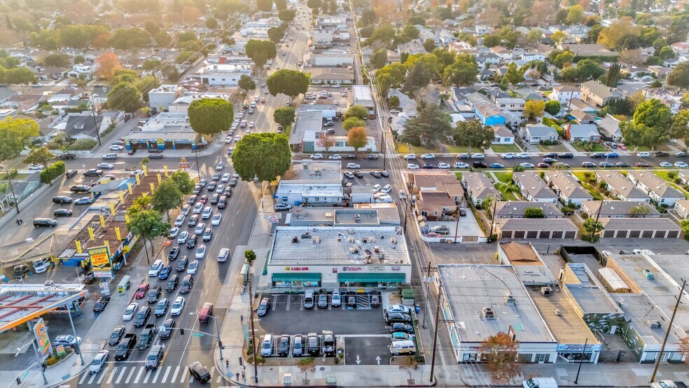 More Photos Of 401-407 N Victory Blvd, Burbank General Retail For Sale