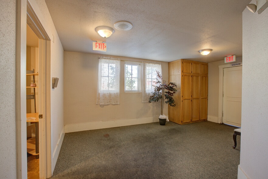 More Photos Of 809 Main Roseburg, Roseburg Lodge Meeting Hall For Sale