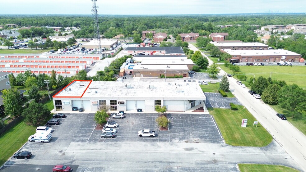 More Photos Of 15416-15420 S 70th Ct, Orland Park Warehouse For Lease