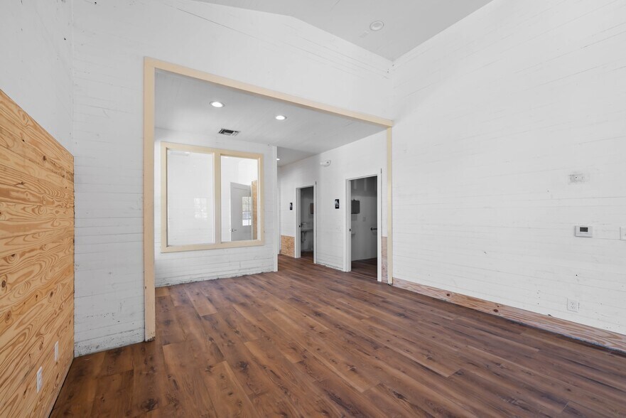 More Photos Of 520 Tarpon Bay Rd, Sanibel General Retail For Sale