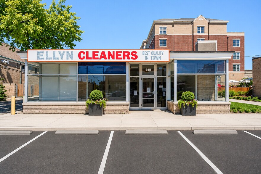 Primary Photo Of 485 Forest Ave, Glen Ellyn Storefront For Lease
