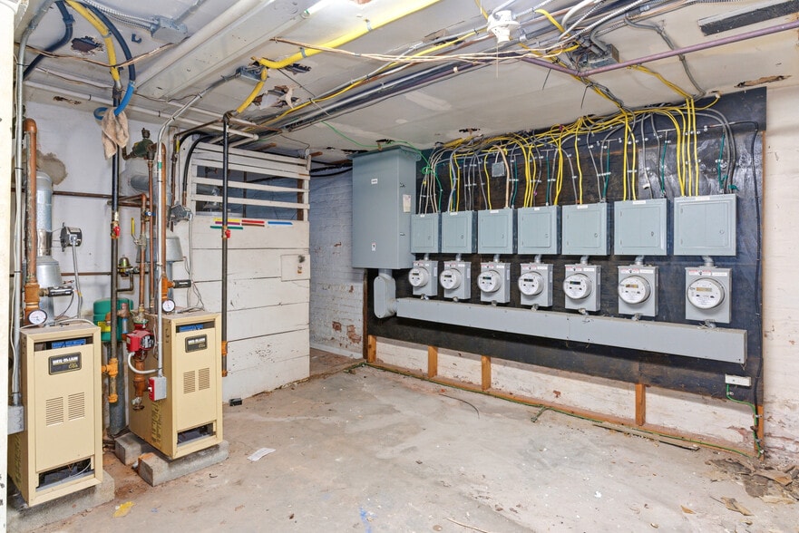 More Photos Of 369 E Kinney St, Newark Apartments For Sale