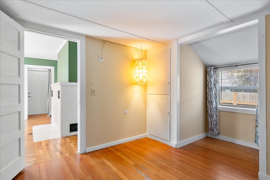More Photos Of 119 Wesley (605 Miller) St, Silverton Apartments For Sale