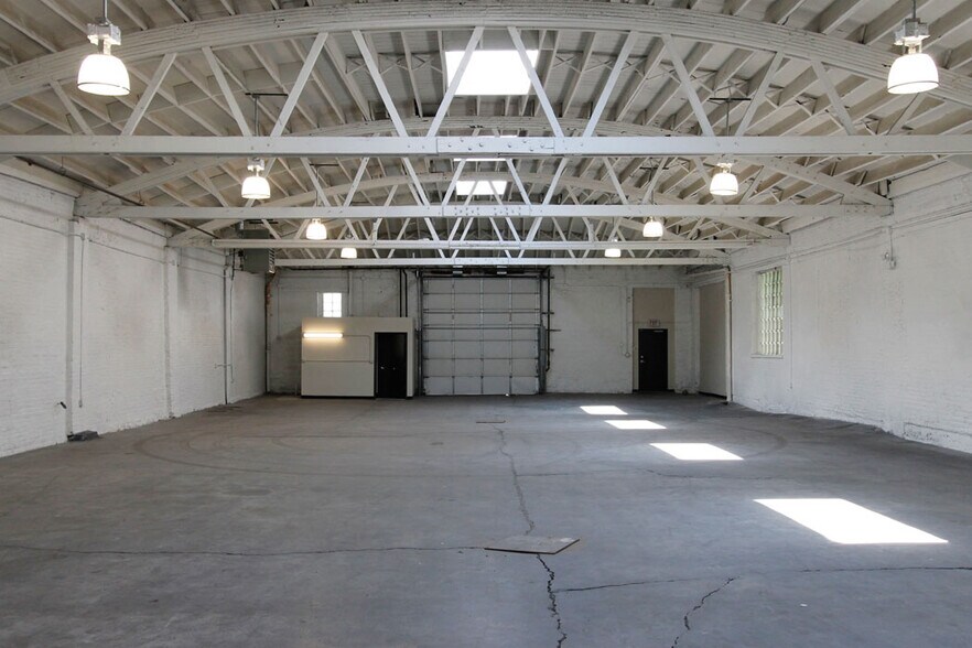 More Photos Of 2101 S Peoria St, Chicago Warehouse For Sale