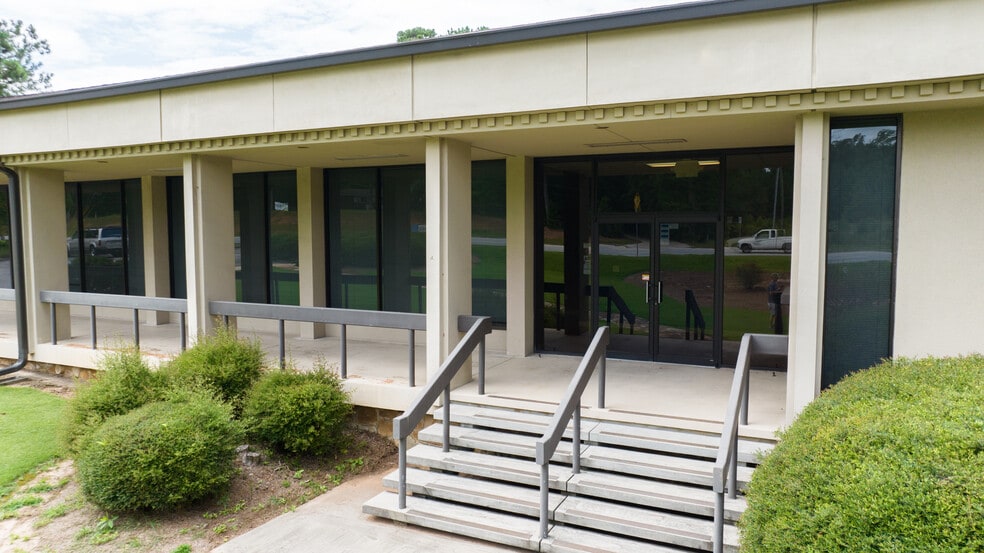 More Photos Of 1330 N Park St, Carrollton Medical For Sale