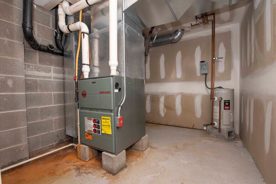 More Photos Of 17-19 S Main St, Manville Loft Creative Space For Sale