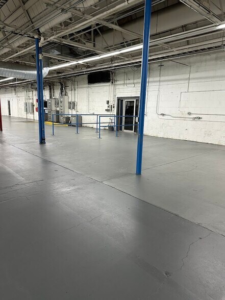 More Photos Of 655 Driving Park Ave, Rochester Warehouse For Lease
