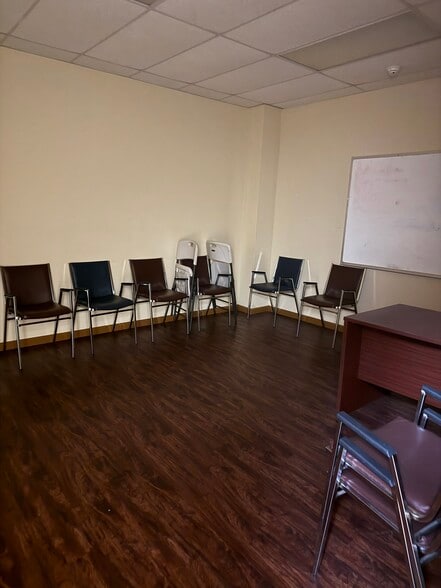 More Photos Of 4243 Frankford Ave, Philadelphia Office For Sale