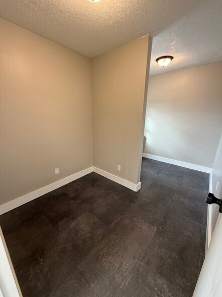 More Photos Of 196 Woodland St, Bristol Office Residential For Lease