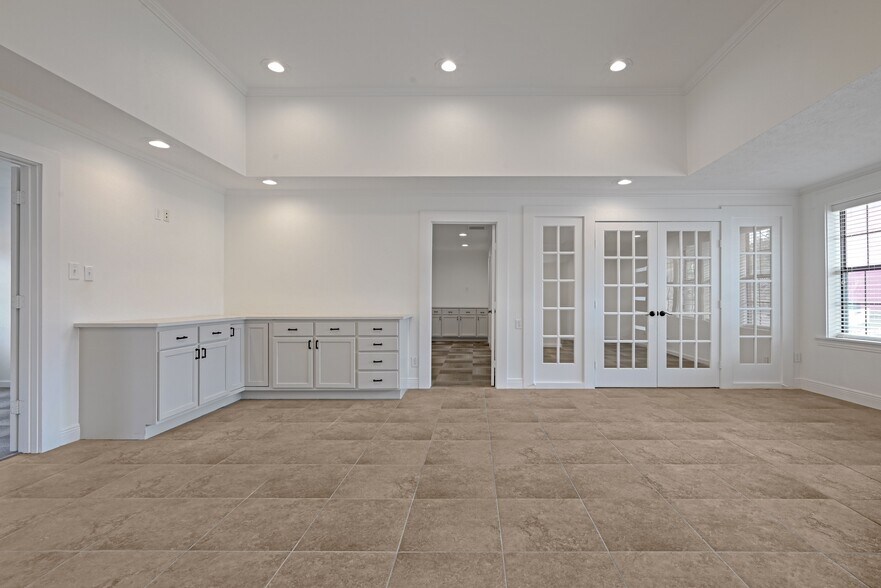 More Photos Of 5611 Adams Ave, Austin Office For Sale