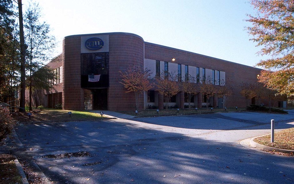 More Photos Of 201 Kelly Dr, Peachtree City Warehouse For Sale