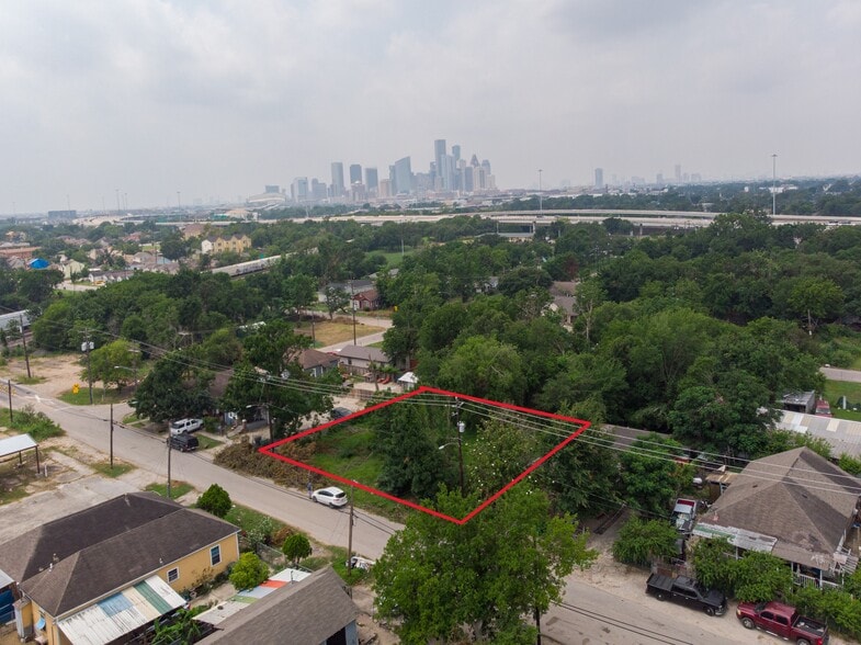 More Photos Of 2015 Gregg st, Houston Land For Sale