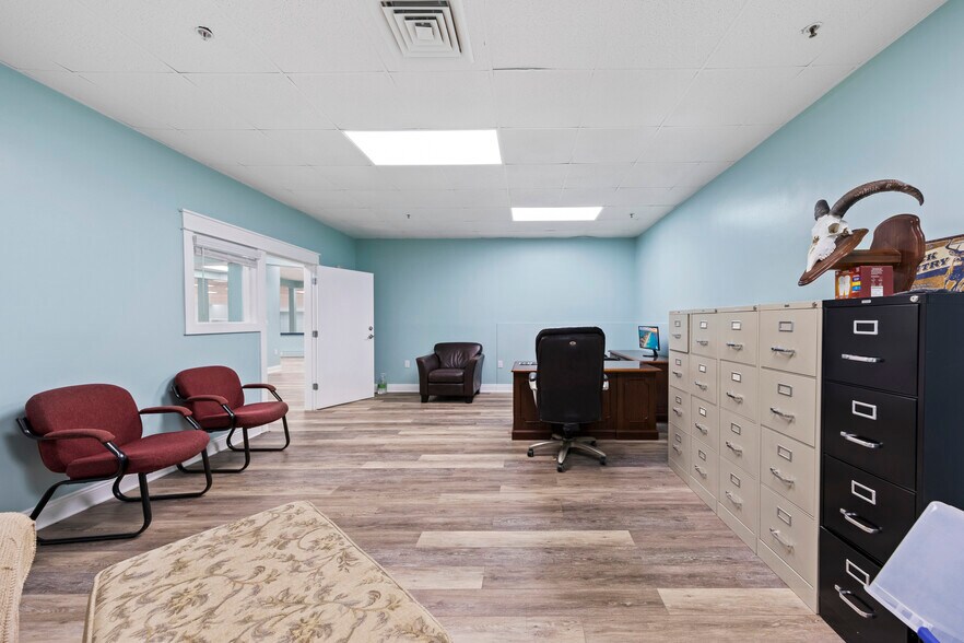 More Photos Of 5420 Hickory St, Panama City Office For Lease