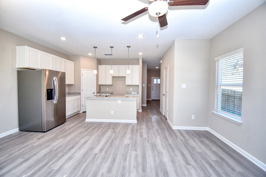 More Photos Of 6202 Oakland Rdg, San Antonio Apartments For Sale