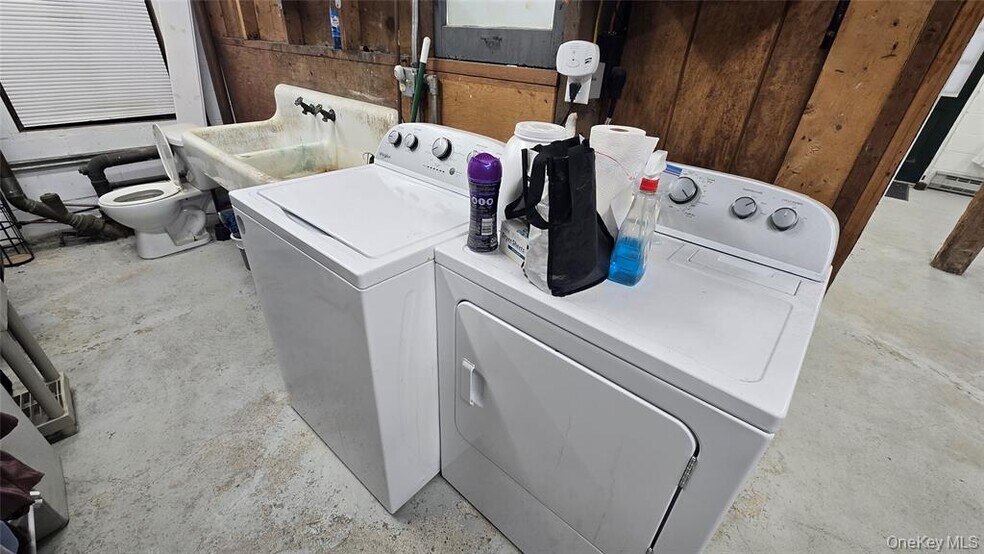 More Photos Of 1 Union School Rd, Montgomery Veterinarian Kennel For Lease