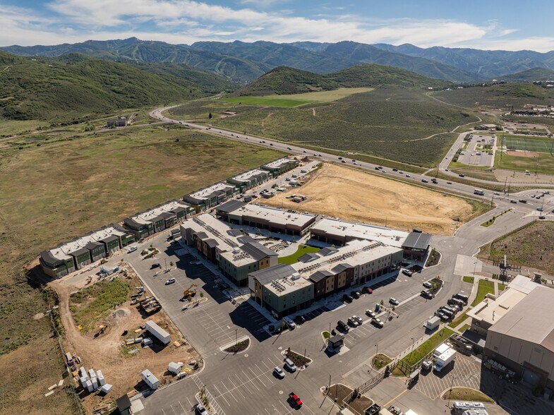 More Photos Of Kearns Blvd, Park City Storefront Retail Office For Lease