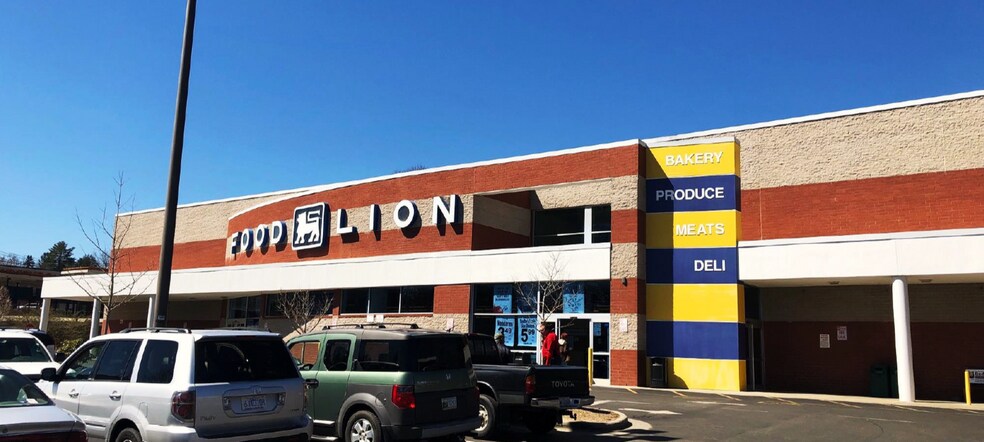 Primary Photo Of 100-102 College Station Dr, Brevard Unknown For Lease