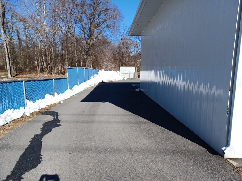 More Photos Of 688 John Fitch Hwy, Fitchburg Carwash For Sale