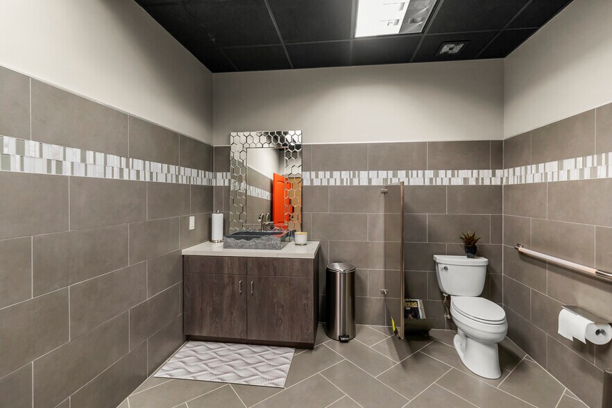 More Photos Of 22303 Tuwa Rd, Tomball Showroom For Sale