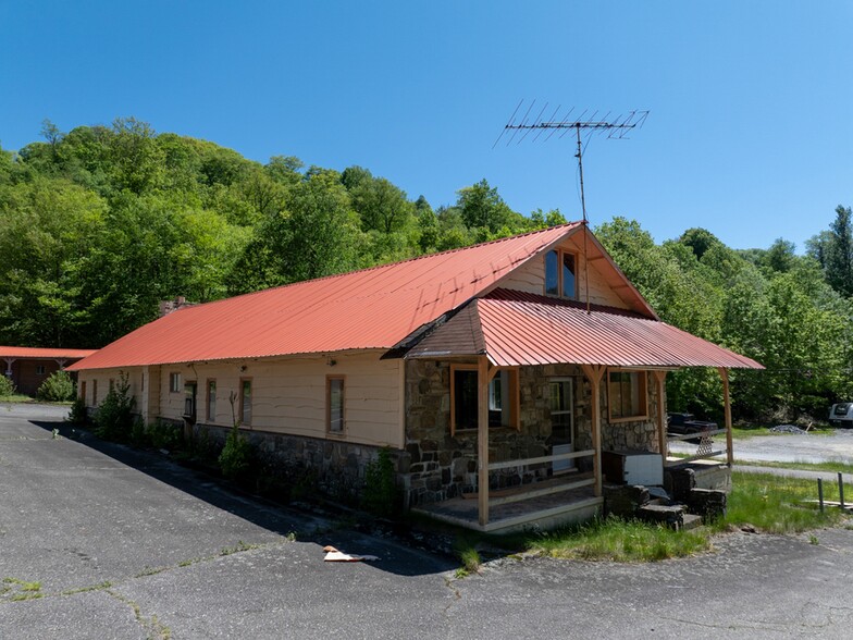 More Photos Of 11242 US-19, Maggie Valley Hotel For Sale
