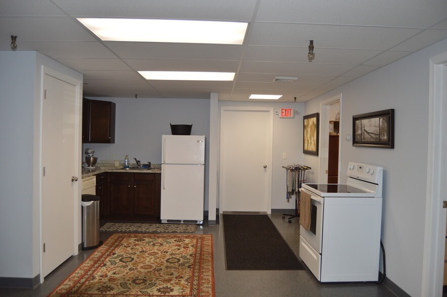 More Photos Of 60 Pine St, Methuen Light Manufacturing For Lease